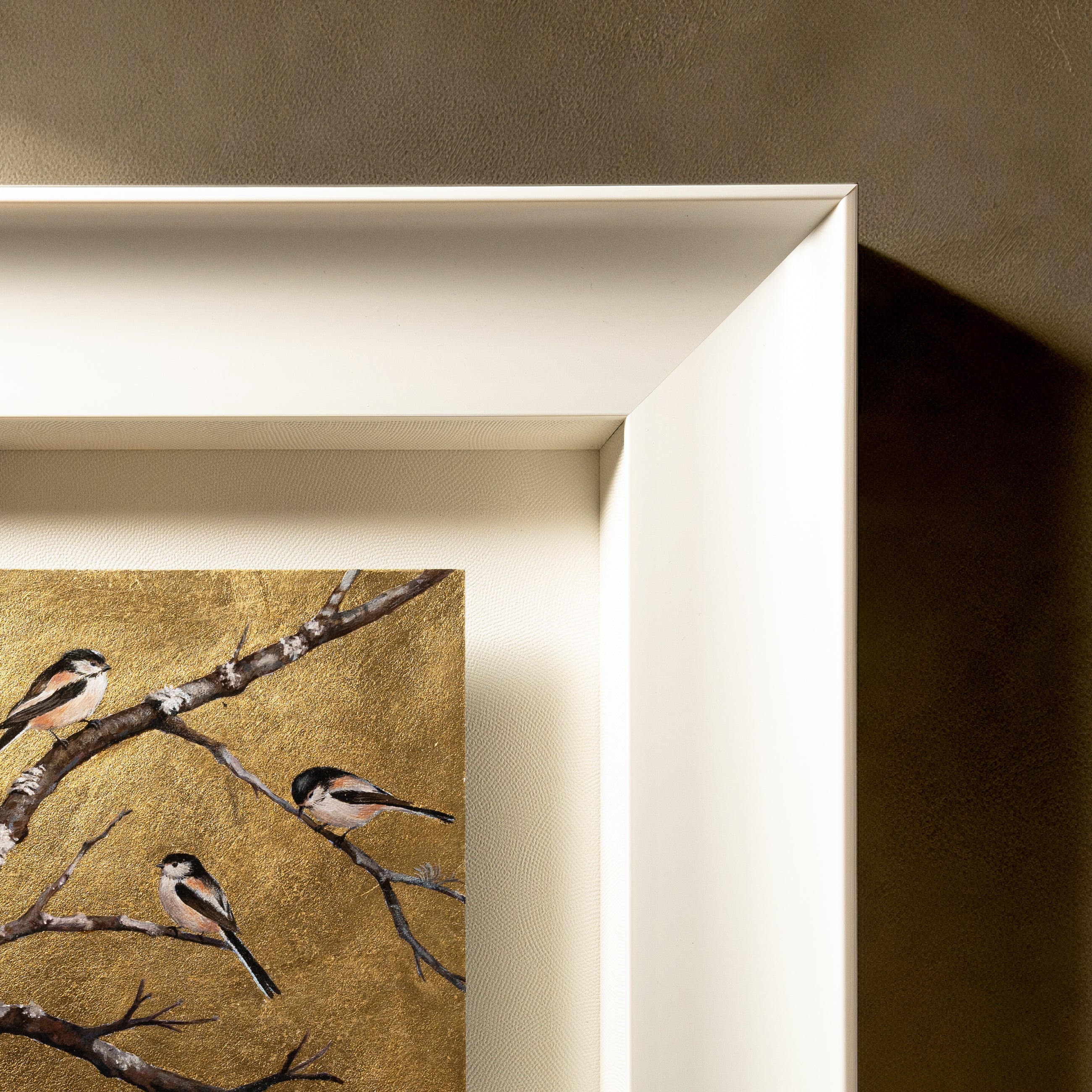 Snow Perch — Gilded Foil · Aura Frame