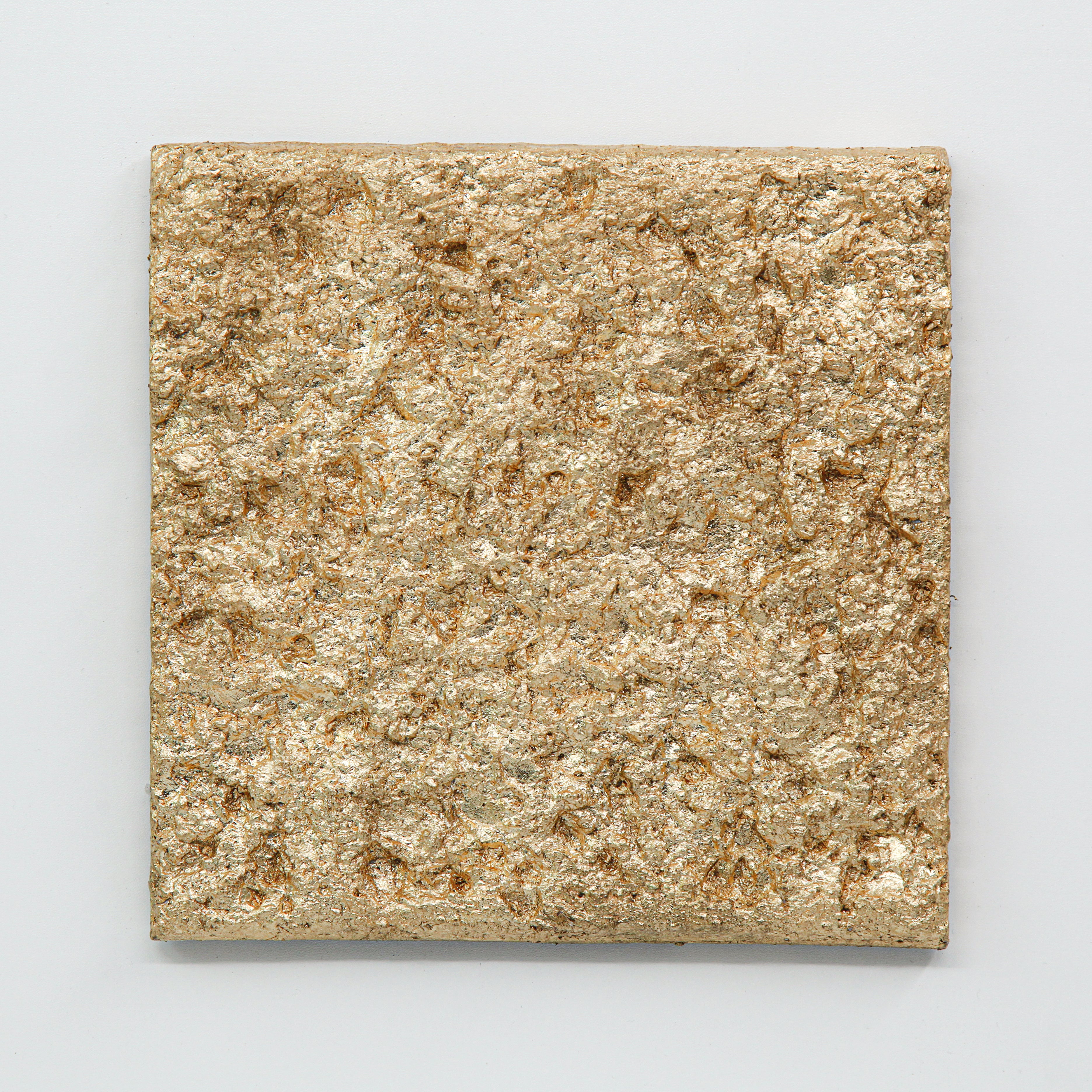 Unframed canvas of Solstice — Gilded Foil · Aura Frame, revealing the full fire element mineral surface where Senaura natural mineral pigment is hand-modeled into receding mountain ridgelines and laid with 1,700-year Eastern Jin gilding tradition foil across every peak and ridge.